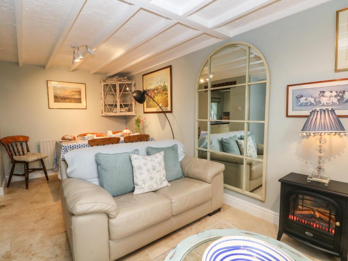 The Blue House Villa Malpas  ภายนอก รูปภาพ