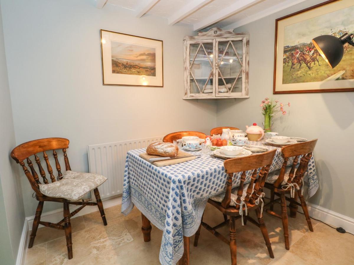 The Blue House Villa Malpas  ภายนอก รูปภาพ