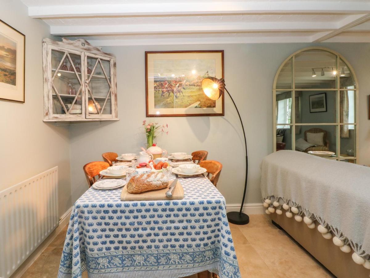 The Blue House Villa Malpas  ภายนอก รูปภาพ